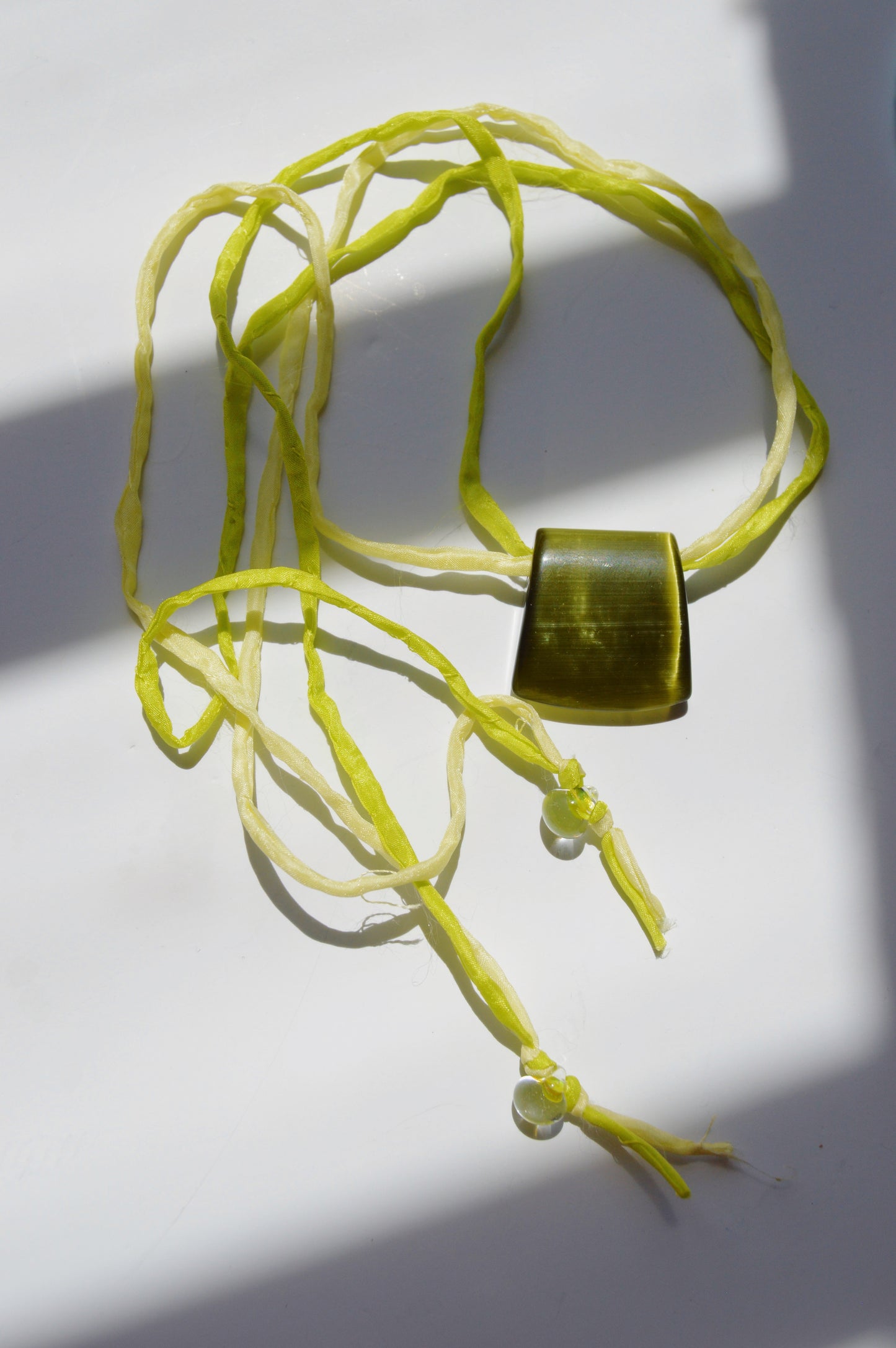 Floating Silk - Iridescent Agate