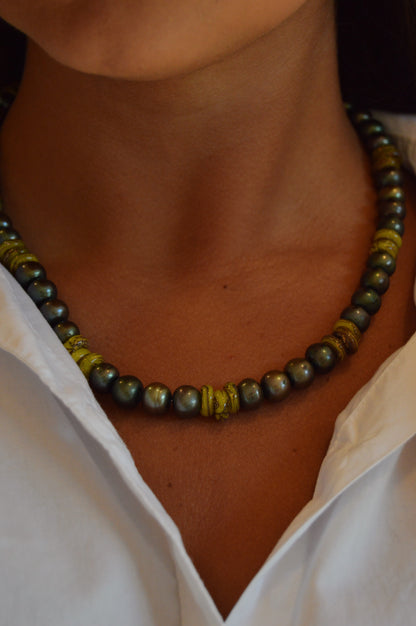 Pearl and Glass Necklace-Olive